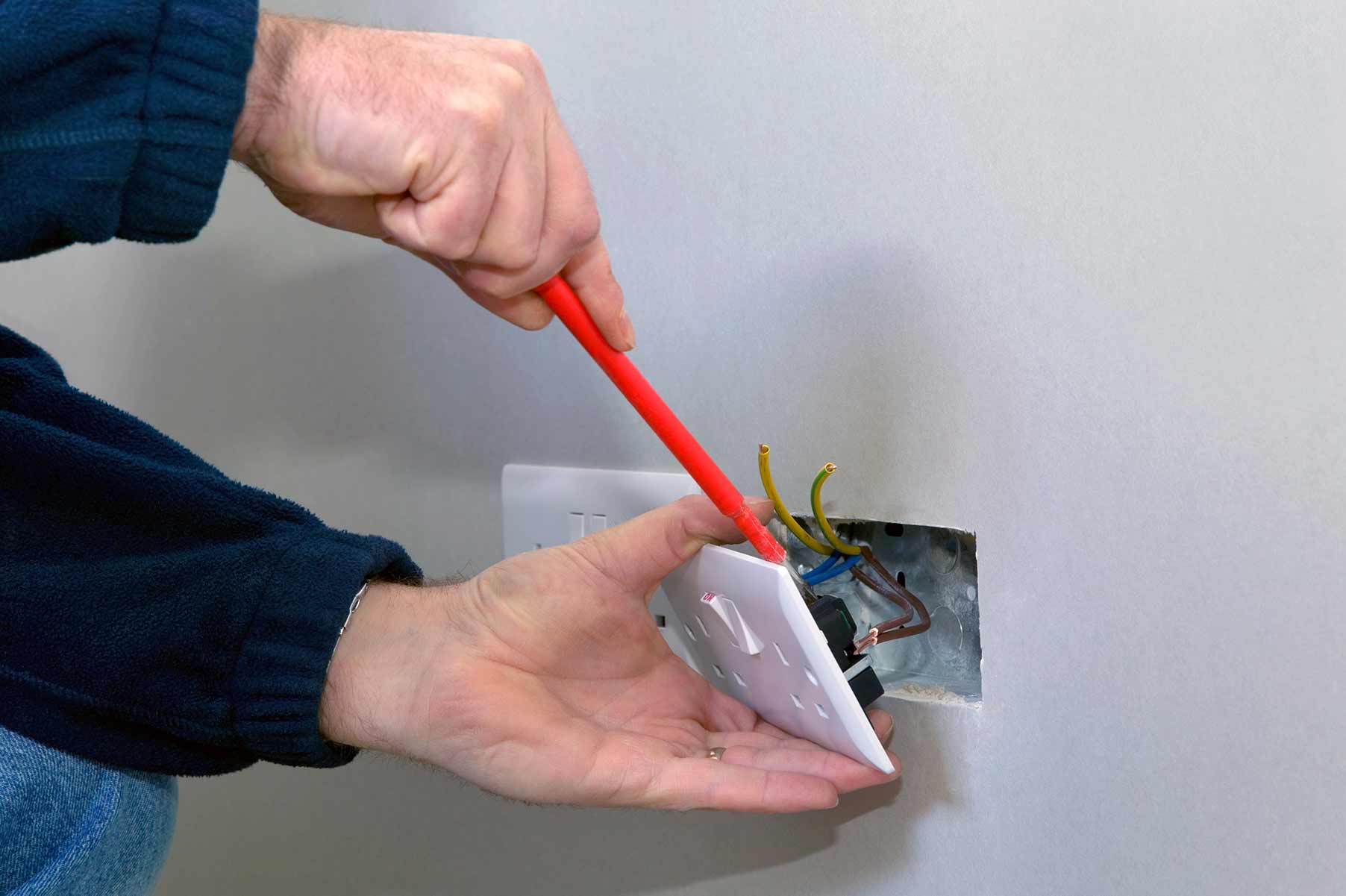 Our electricians can install plug sockets for domestic and commercial proeprties in East Ham and the local area. 